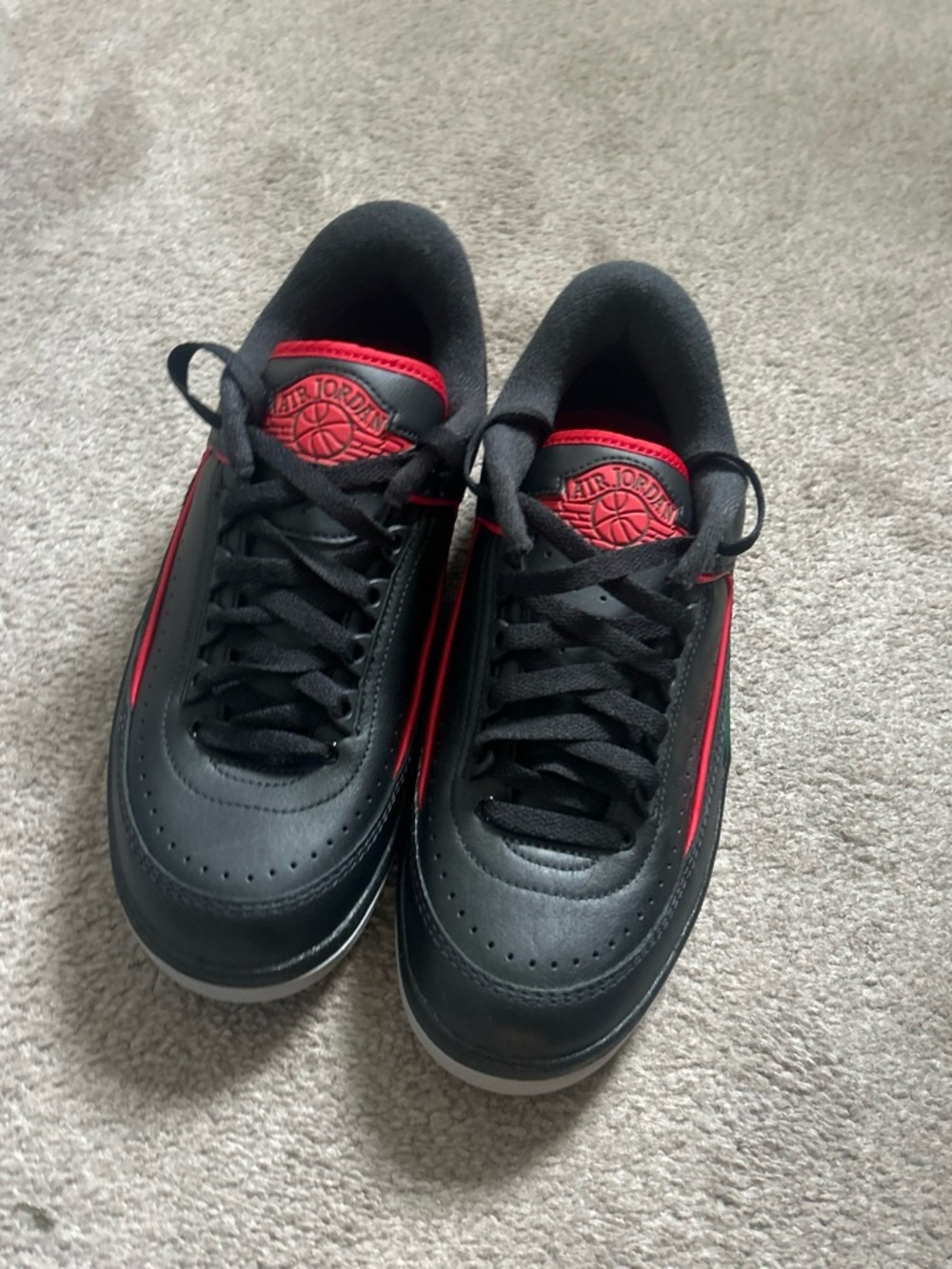 Jordan Men's Black and Red Low-Top Sneakers